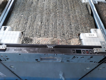 VWI-BOS-SGV55M23-R image_1 1